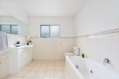 Photo of property in 2 Ferngrove Avenue, Ranui, Auckland, 0612