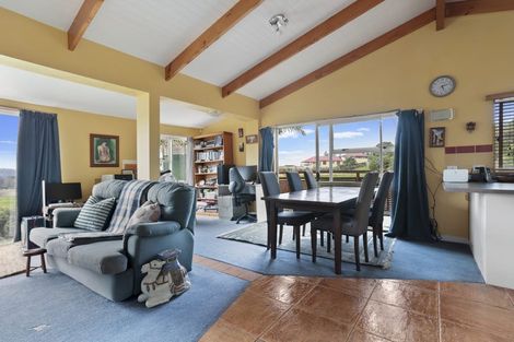 Photo of property in 78 Coulter Road, Henderson Valley, Auckland, 0614