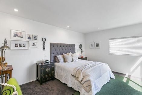 Photo of property in 63 Burnham Street, Seatoun, Wellington, 6022