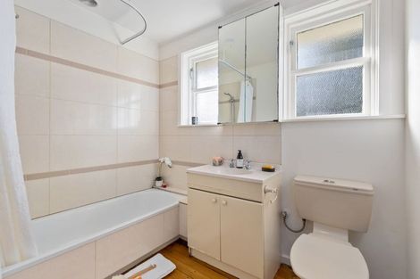 Photo of property in 35 Philomel Crescent, Bayswater, Auckland, 0622