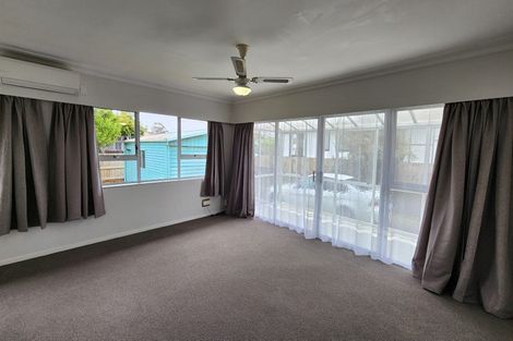 Photo of property in 2/17 Doment Crescent, Orewa, 0931