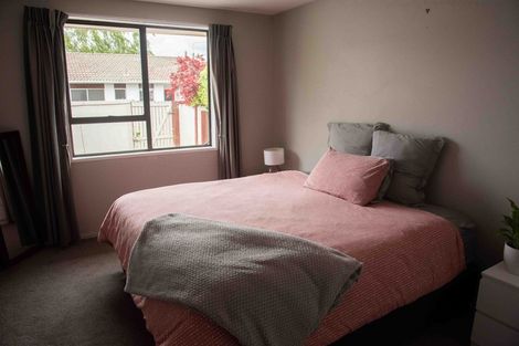 Photo of property in 2/323 Sawyers Arms Road, Bishopdale, Christchurch, 8053