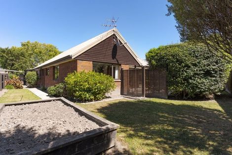 Photo of property in 75 Apsley Drive, Avonhead, Christchurch, 8042