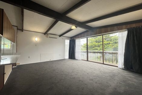 Photo of property in 2 Mervyn Place, Plimmerton, Porirua, 5026