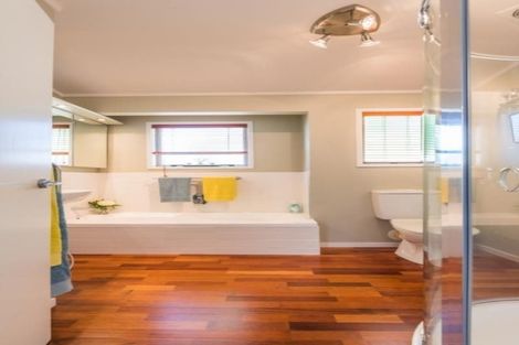 Photo of property in 2/52 Norwood Road, Bayswater, Auckland, 0622