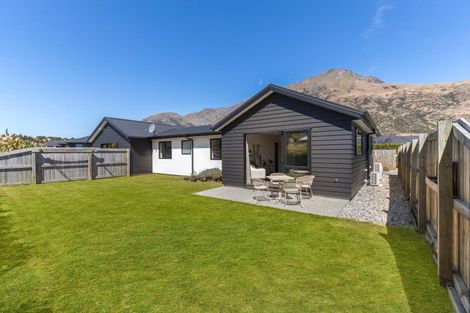 Photo of property in 6 Northbrook Place, Lower Shotover, Queenstown, 9304
