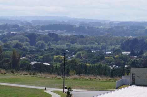 Photo of property in 121 Cashmere Drive, Fitzherbert, Palmerston North, 4410