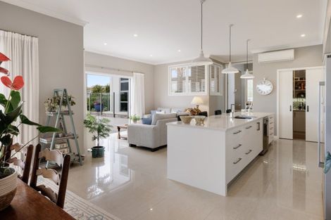 Photo of property in 16 Rexford Heights, Pyes Pa, Tauranga, 3112