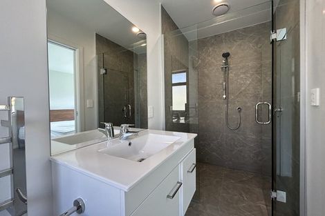 Photo of property in 98 Spur Ridge Rise, Jacks Point, 9371