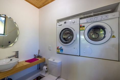 Photo of property in 32 Ocean Road, Surfdale, Waiheke Island, 1081