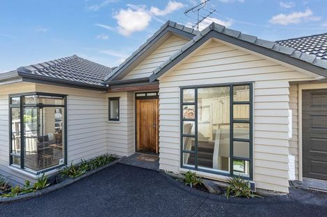 Photo of property in 57a Glencoe Road, Browns Bay, Auckland, 0630