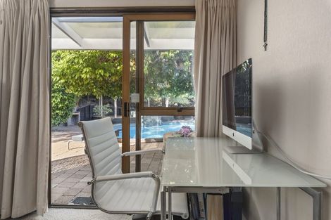 Photo of property in 10 Oban Road, Browns Bay, Auckland, 0630