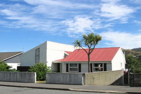 Photo of property in 16 Witham Street, Island Bay, Wellington, 6023