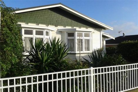 Photo of property in 156 Saint Aubyn Street, New Plymouth, 4310