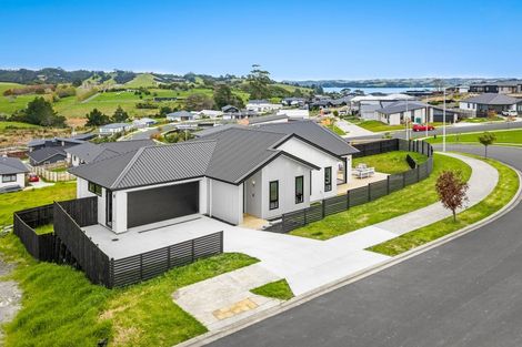 Photo of property in 35 Brigitte View, Snells Beach, 0920