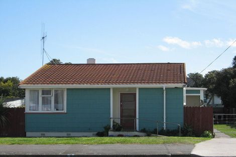 Photo of property in 152 Puriri Street, Castlecliff, Whanganui, 4501