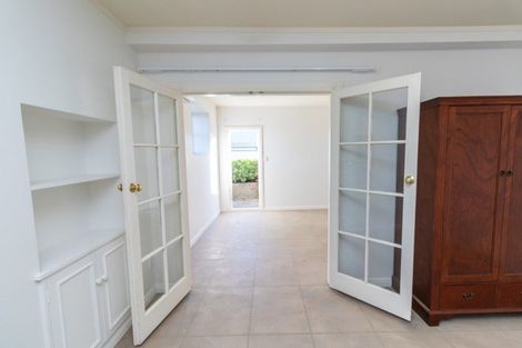 Photo of property in 12 Veronica Street, Brooklyn, Wellington, 6021