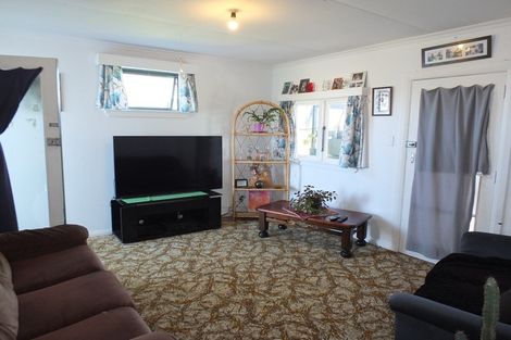 Photo of property in 13 Linklater Avenue, Foxton Beach, Foxton, 4815