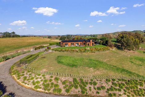 Photo of property in 35 Tapairu Road, Waipawa, 4275