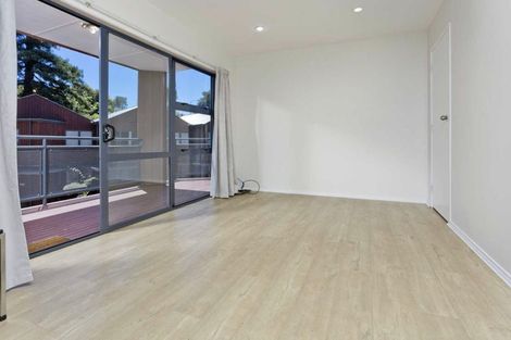 Photo of property in 23/3 The Avenue, Albany, Auckland, 0632