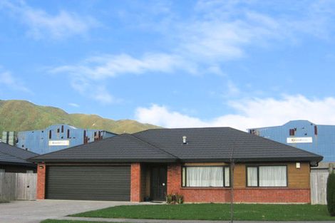 Photo of property in 77 Leighton Avenue, Waiwhetu, Lower Hutt, 5010