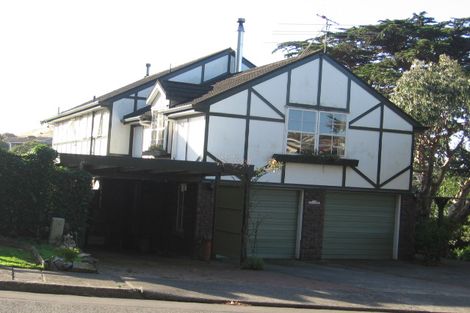 Photo of property in 18 Halswater Drive, Churton Park, Wellington, 6037