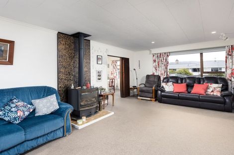 Photo of property in 23 Timaru Road, Waimate, 7924