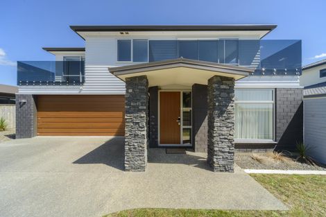Photo of property in 140 Ruapehu Drive, Fitzherbert, Palmerston North, 4410