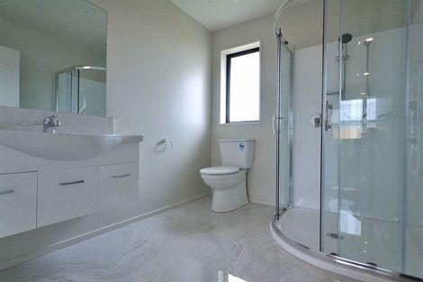 Photo of property in 2 Keeper Close, Woodend, 7610