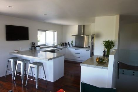 Photo of property in 96 Saddleback Rise, Murrays Bay, Auckland, 0630