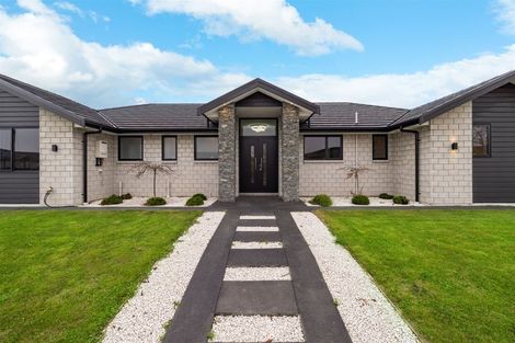 Photo of property in 32 Bill Harvey Drive, Halswell, Christchurch, 8025