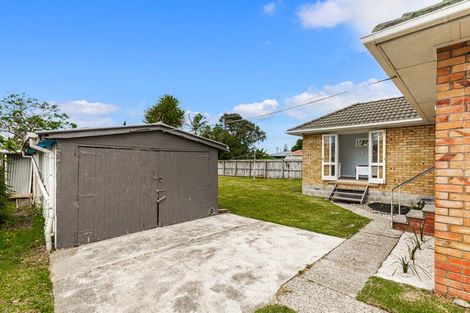 Photo of property in 16 Ward Crescent, Te Atatu Peninsula, Auckland, 0610