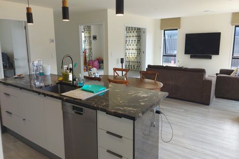 Photo of property in 14 Salisbury Crescent, Wallaceville, Upper Hutt, 5018