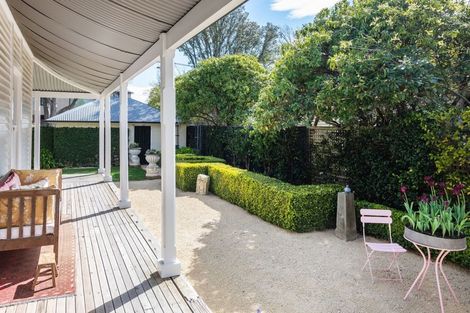 Photo of property in 42 Holly Road, St Albans, Christchurch, 8014