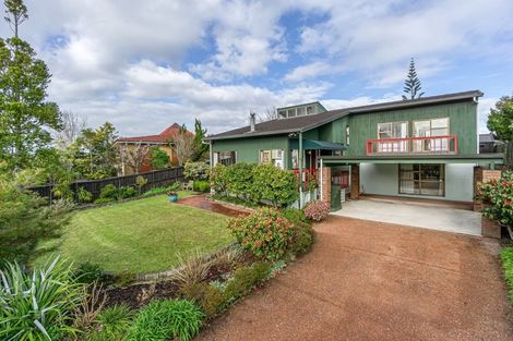 Photo of property in 3 Portsea Place, Chatswood, Auckland, 0626