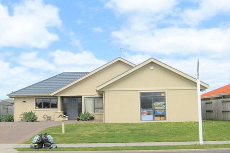 Photo of property in 304 Gravatt Road, Papamoa Beach, Papamoa, 3118