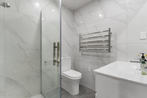 Photo of property in 4/10 Alan Avenue, Henderson, Auckland, 0610