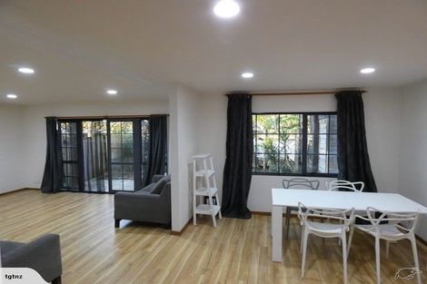 Photo of property in 39 Blease Street, New Lynn, Auckland, 0600