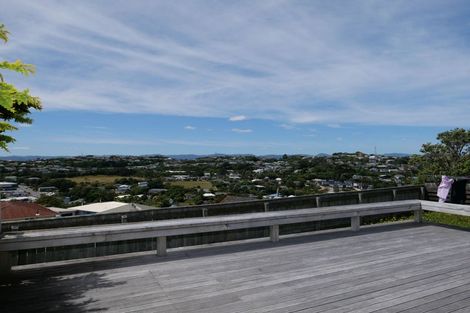 Photo of property in 12 Fitzpatrick Street, Newlands, Wellington, 6037