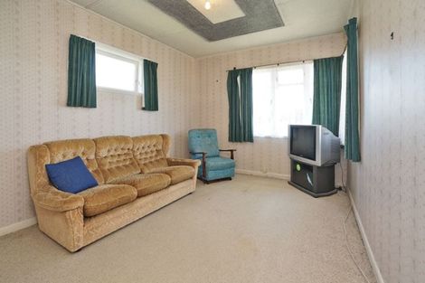 Photo of property in 24 Oxford Street, Fairfield, Hamilton, 3214