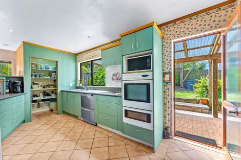Photo of property in 10 Bonita Avenue, Stanmore Bay, Whangaparaoa, 0932