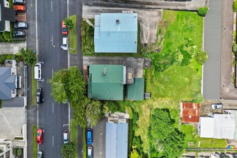 Photo of property in 35 Thackeray Street, Hamilton Lake, Hamilton, 3204