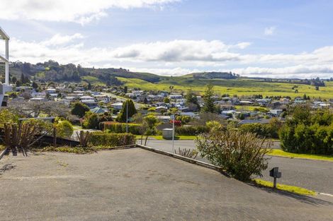 Photo of property in 18 Scenic Heights, Acacia Bay, Taupo, 3330