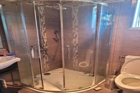 Photo of property in 21 Dundale Avenue, Blockhouse Bay, Auckland, 0600