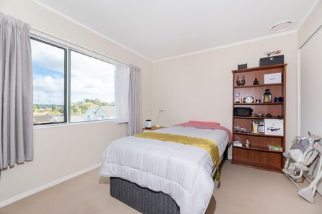 Photo of property in 25 Stephen Avenue, Henderson, Auckland, 0610
