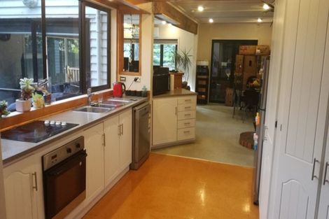 Photo of property in 223 Woodlands Park Road, Titirangi, Auckland, 0604