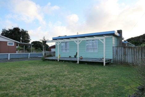 Photo of property in 27 Moana Street, Otaki Beach, Otaki, 5512