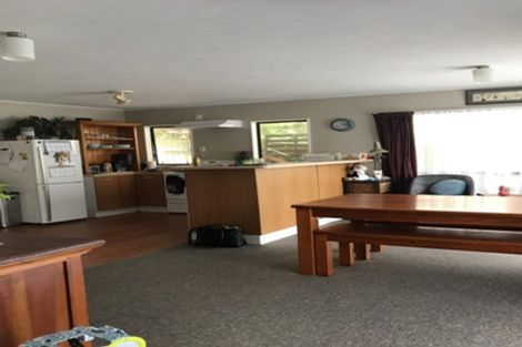 Photo of property in 10 Parsons Glen, Karori, Wellington, 6012