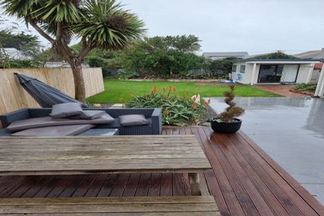 Photo of property in 135 Oram Avenue, New Brighton, Christchurch, 8061
