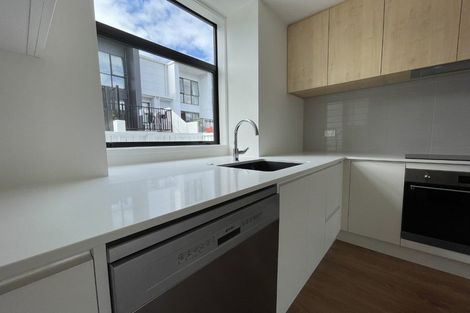 Photo of property in 7c Reg Pearce Way, Glen Innes, Auckland, 1072